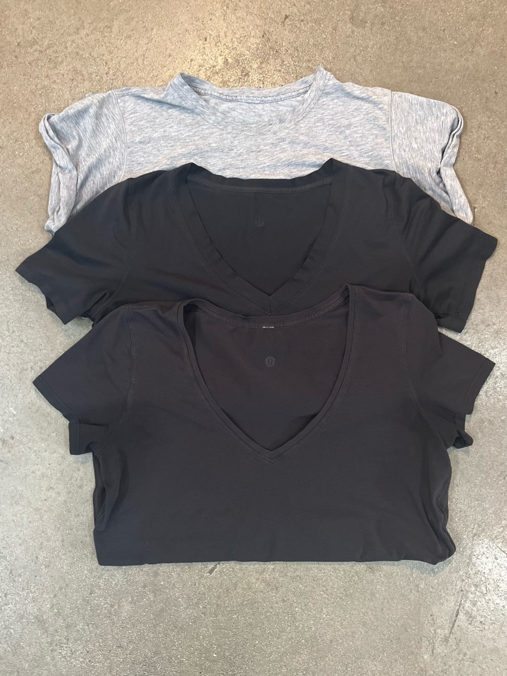 lululemon athletica Women's V-Neck Tees in Black and Light Heather Gray